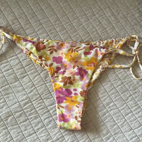 NWT Billabong Sungazers Reversible boho cottage floral tie Bikini Bottoms L​ - Picture 3 of 10